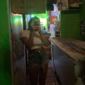 Meet your Posher, Simone